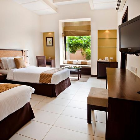 Lemon Tree Hotel, Tarudhan Valley, Manesar Gurgaon Ngoại thất bức ảnh