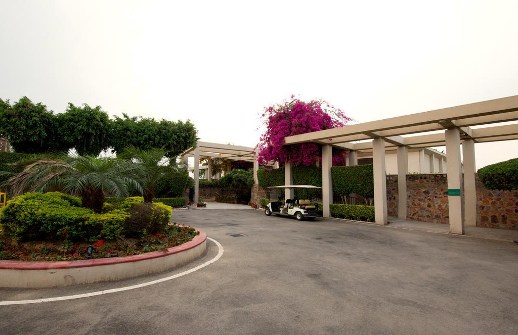 Lemon Tree Hotel, Tarudhan Valley, Manesar Gurgaon Ngoại thất bức ảnh
