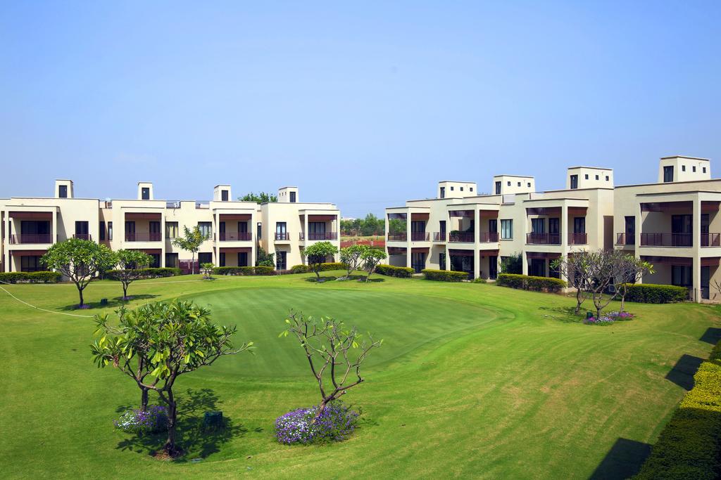 Lemon Tree Hotel, Tarudhan Valley, Manesar Gurgaon Ngoại thất bức ảnh