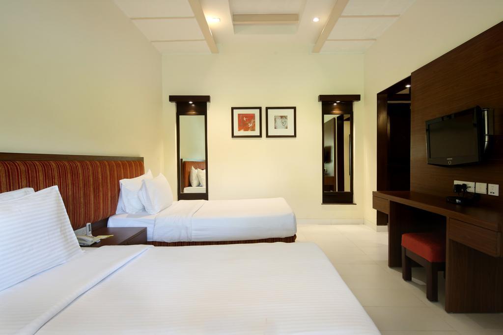 Lemon Tree Hotel, Tarudhan Valley, Manesar Gurgaon Ngoại thất bức ảnh