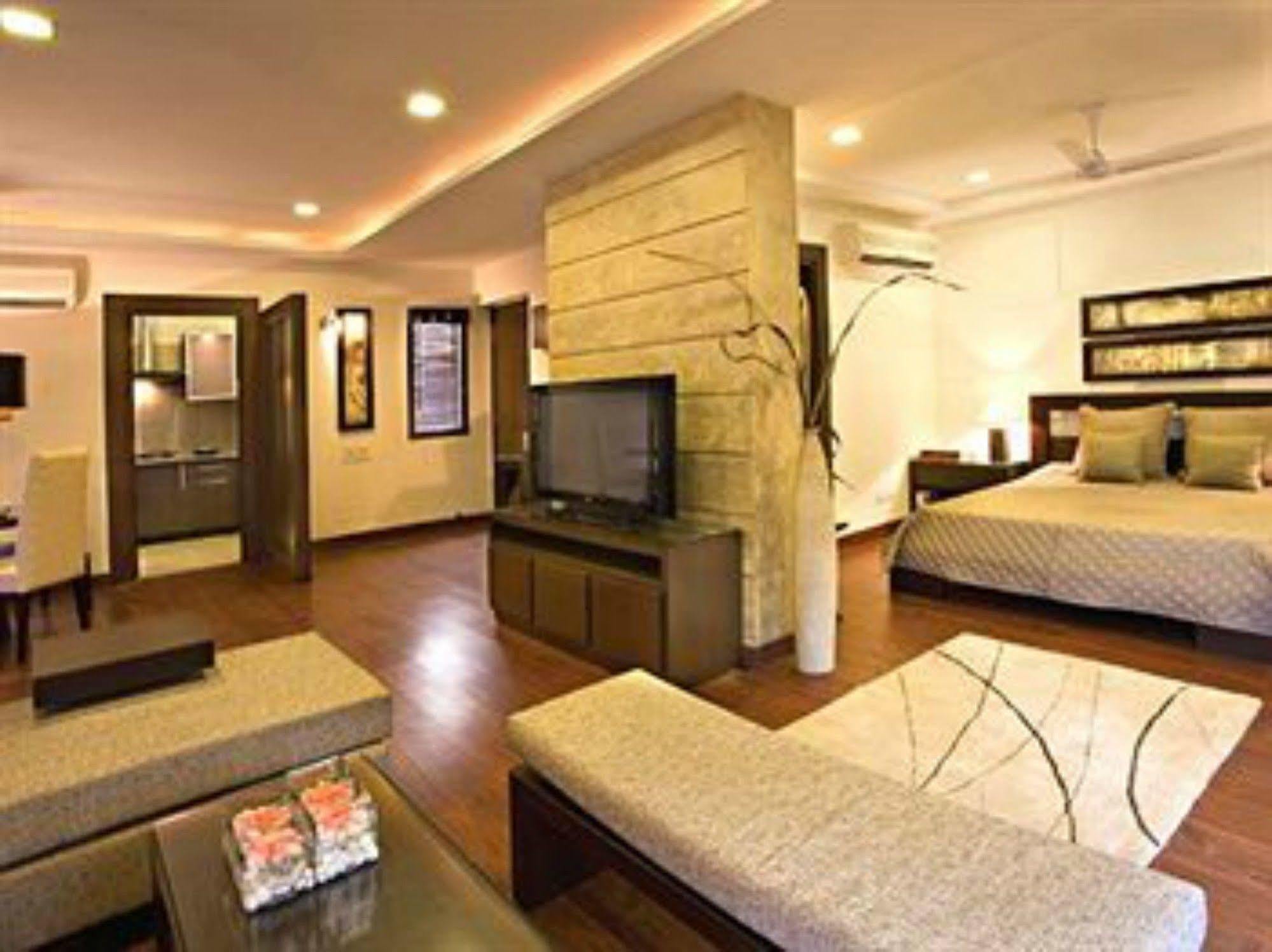 Lemon Tree Hotel, Tarudhan Valley, Manesar Gurgaon Ngoại thất bức ảnh