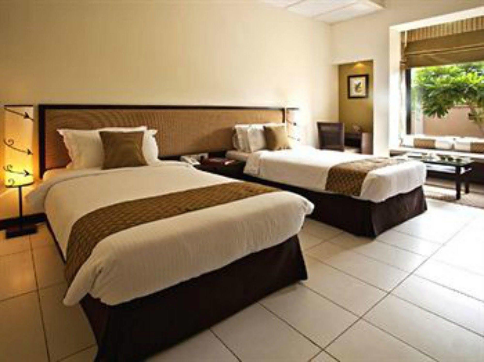 Lemon Tree Hotel, Tarudhan Valley, Manesar Gurgaon Ngoại thất bức ảnh