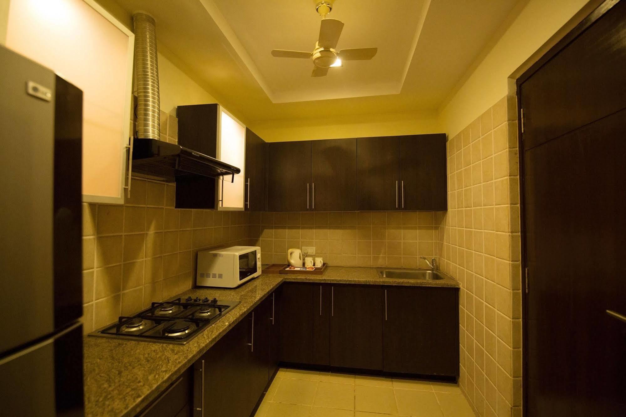 Lemon Tree Hotel, Tarudhan Valley, Manesar Gurgaon Ngoại thất bức ảnh