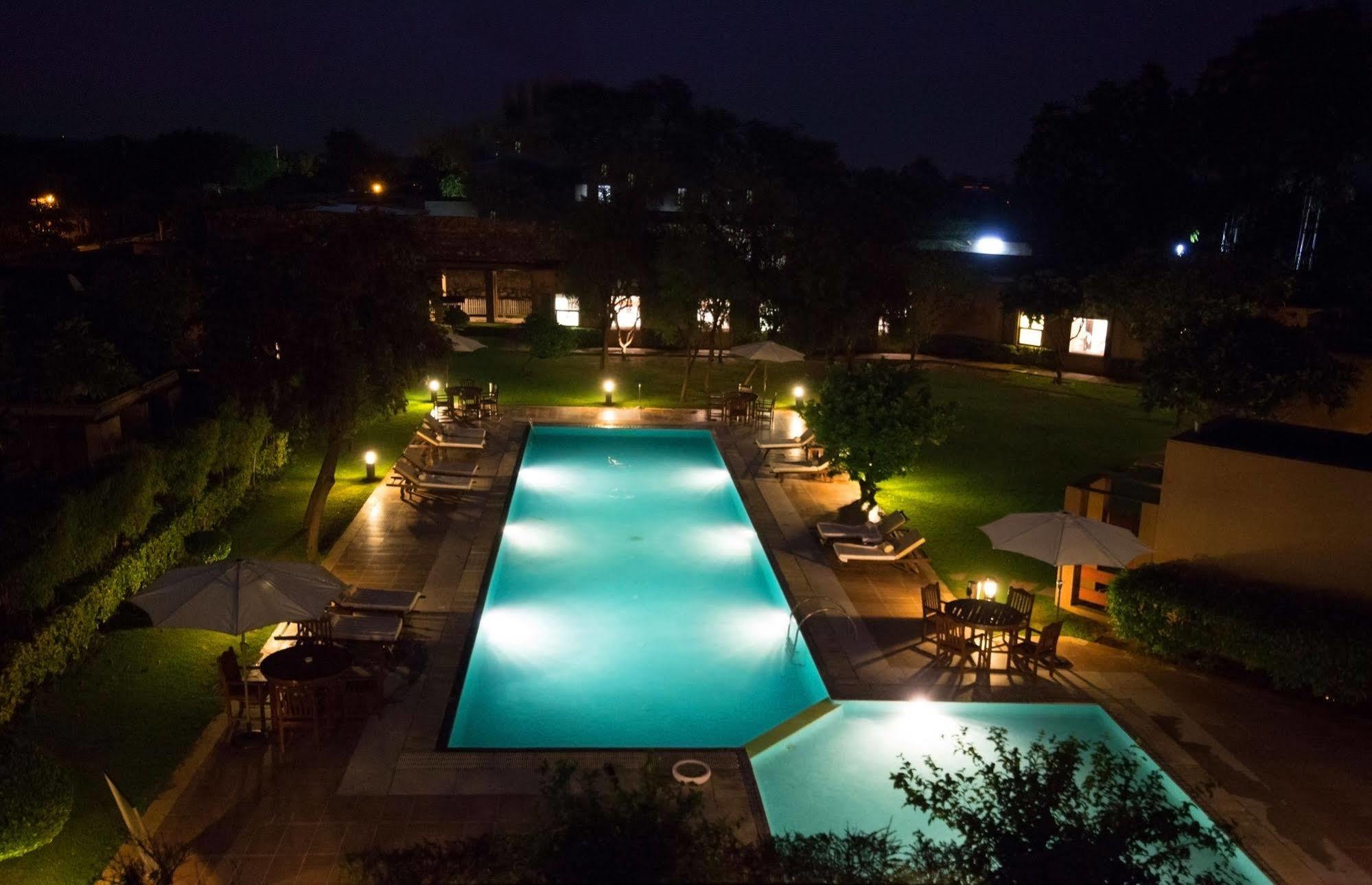 Lemon Tree Hotel, Tarudhan Valley, Manesar Gurgaon Ngoại thất bức ảnh