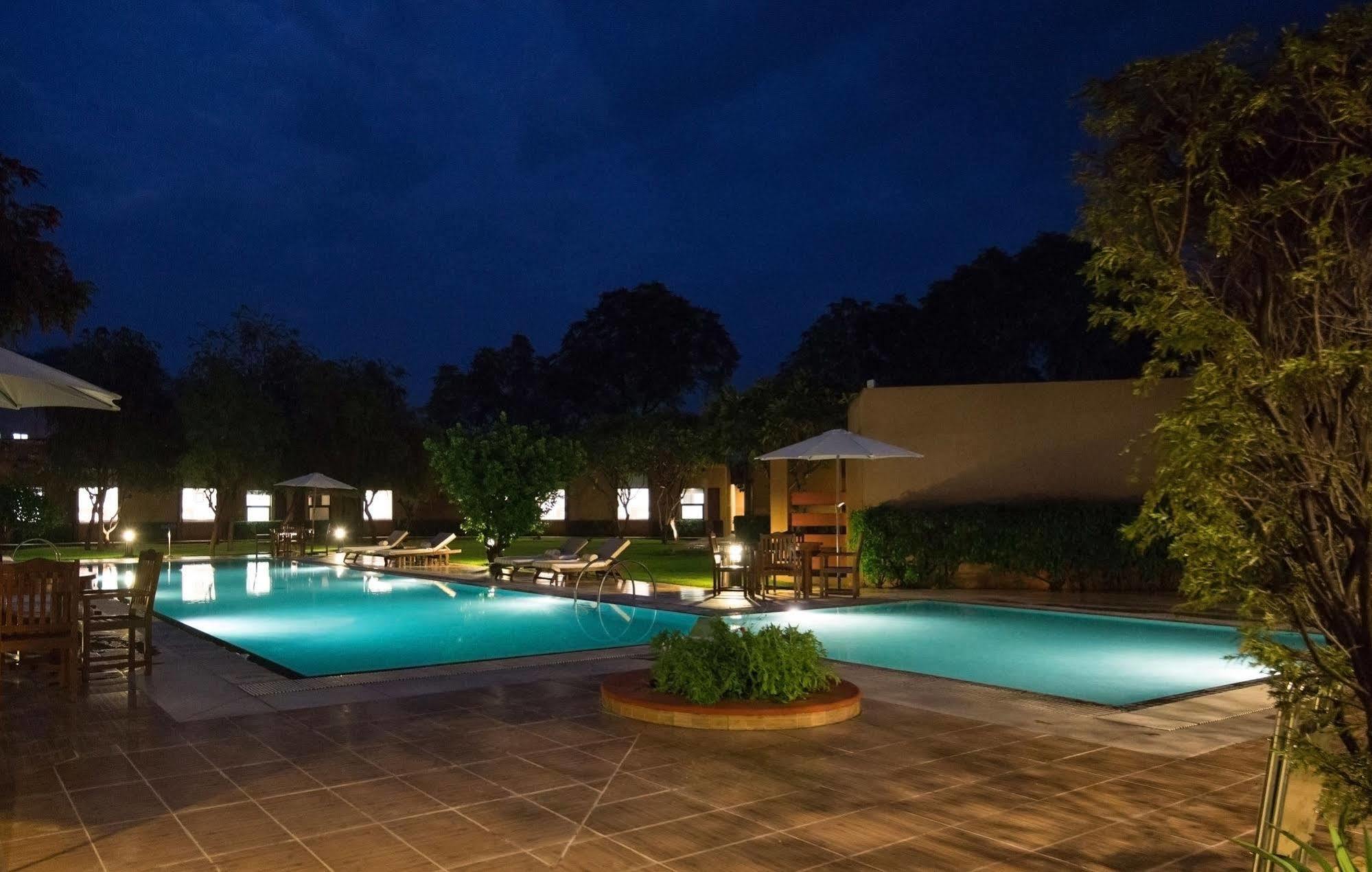 Lemon Tree Hotel, Tarudhan Valley, Manesar Gurgaon Ngoại thất bức ảnh